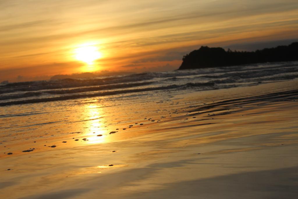 Golden Bay Cottage - Sha Extra Plus Koh Lanta Bagian luar foto
